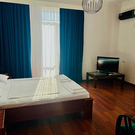 Aristocrat Otel Tiflis Dış mekan fotoğraf