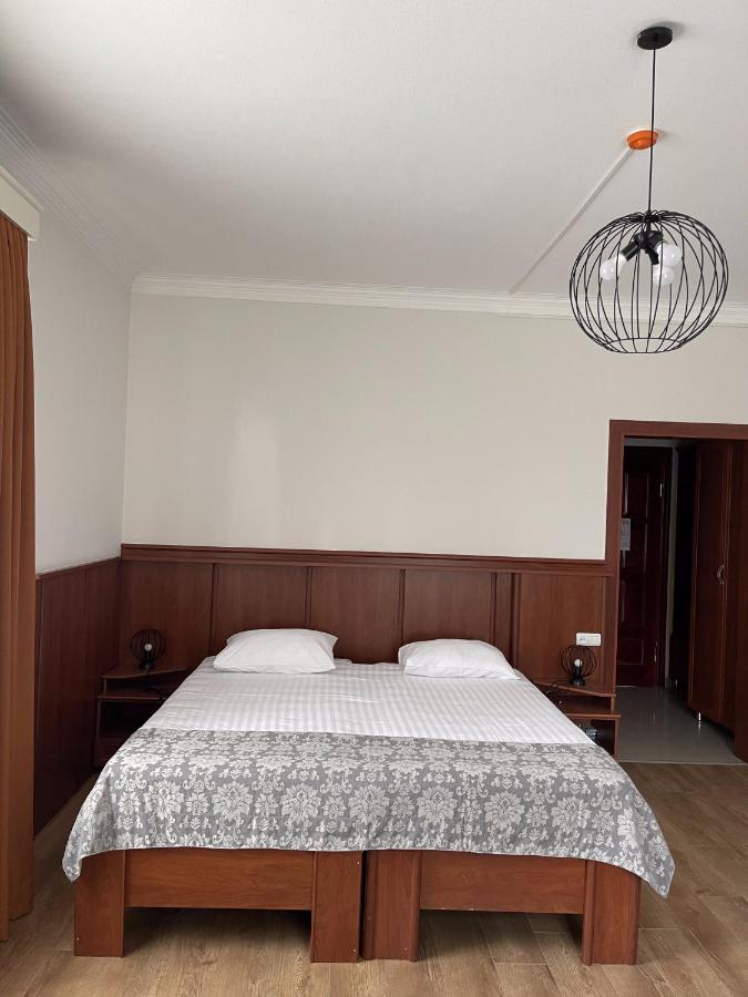 Aristocrat Otel Tiflis Dış mekan fotoğraf