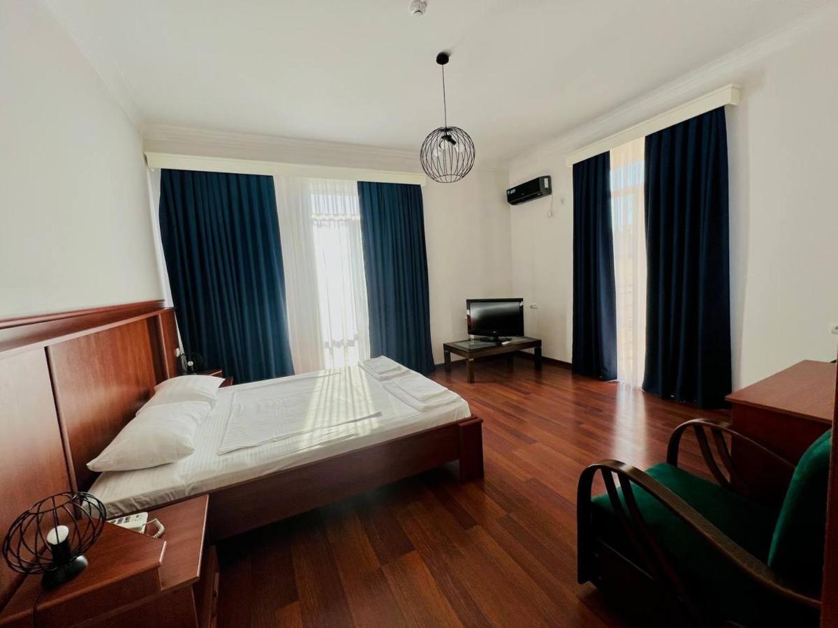 Aristocrat Otel Tiflis Dış mekan fotoğraf