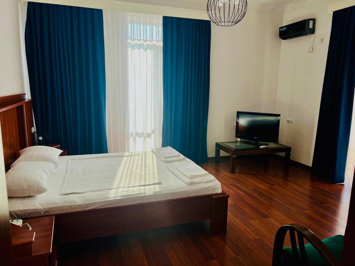 Aristocrat Otel Tiflis Dış mekan fotoğraf